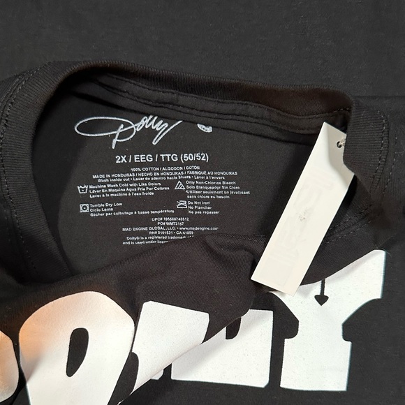 NEW Dolly Parton Plus Size Graphic T-shirt - Picture 2 of 6